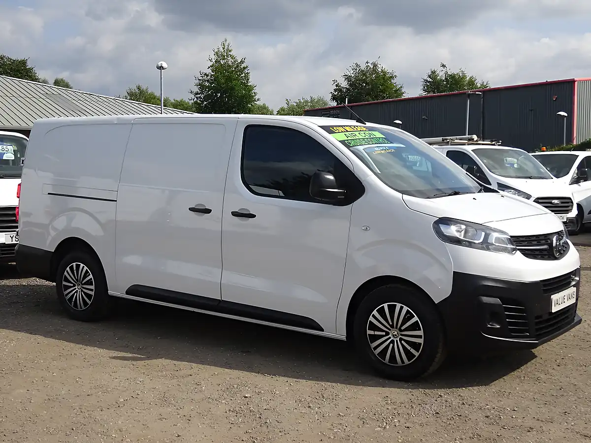 Used 2023 Vauxhall Vivaro Prime L2 H1 (lwb) White - Interior and Exterior details 8
