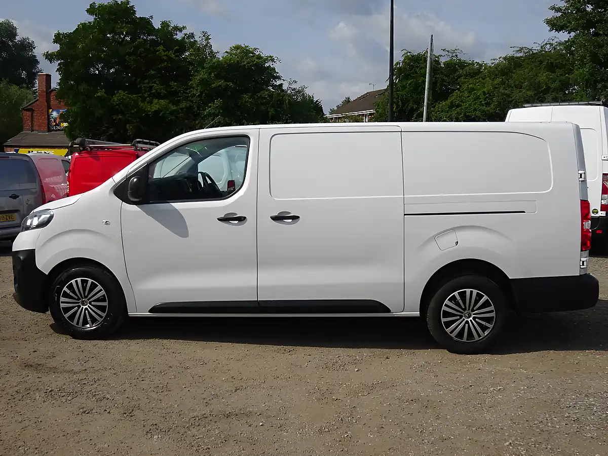 Used 2023 Vauxhall Vivaro Prime L2 H1 (lwb) White - Interior and Exterior details 9