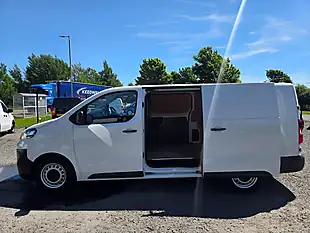 Used 2023 Vauxhall Vivaro Prime L2 H1 White - Interior and Exterior details 12