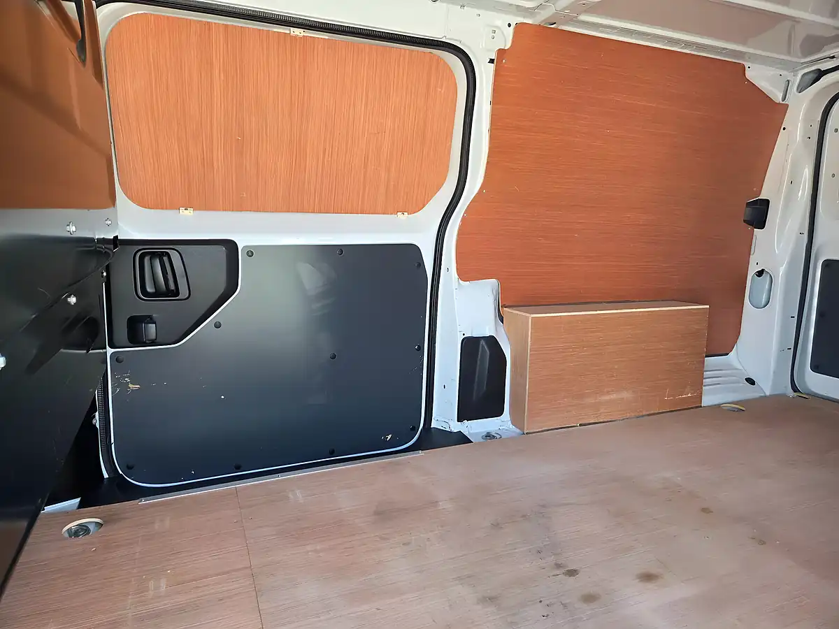 Used 2023 Vauxhall Vivaro Prime L2 H1 White - Interior and Exterior details 13