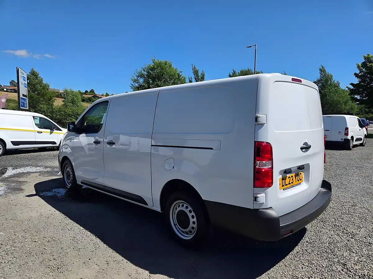 Used 2023 Vauxhall Vivaro Prime L2 H1 White - Interior and Exterior details 16