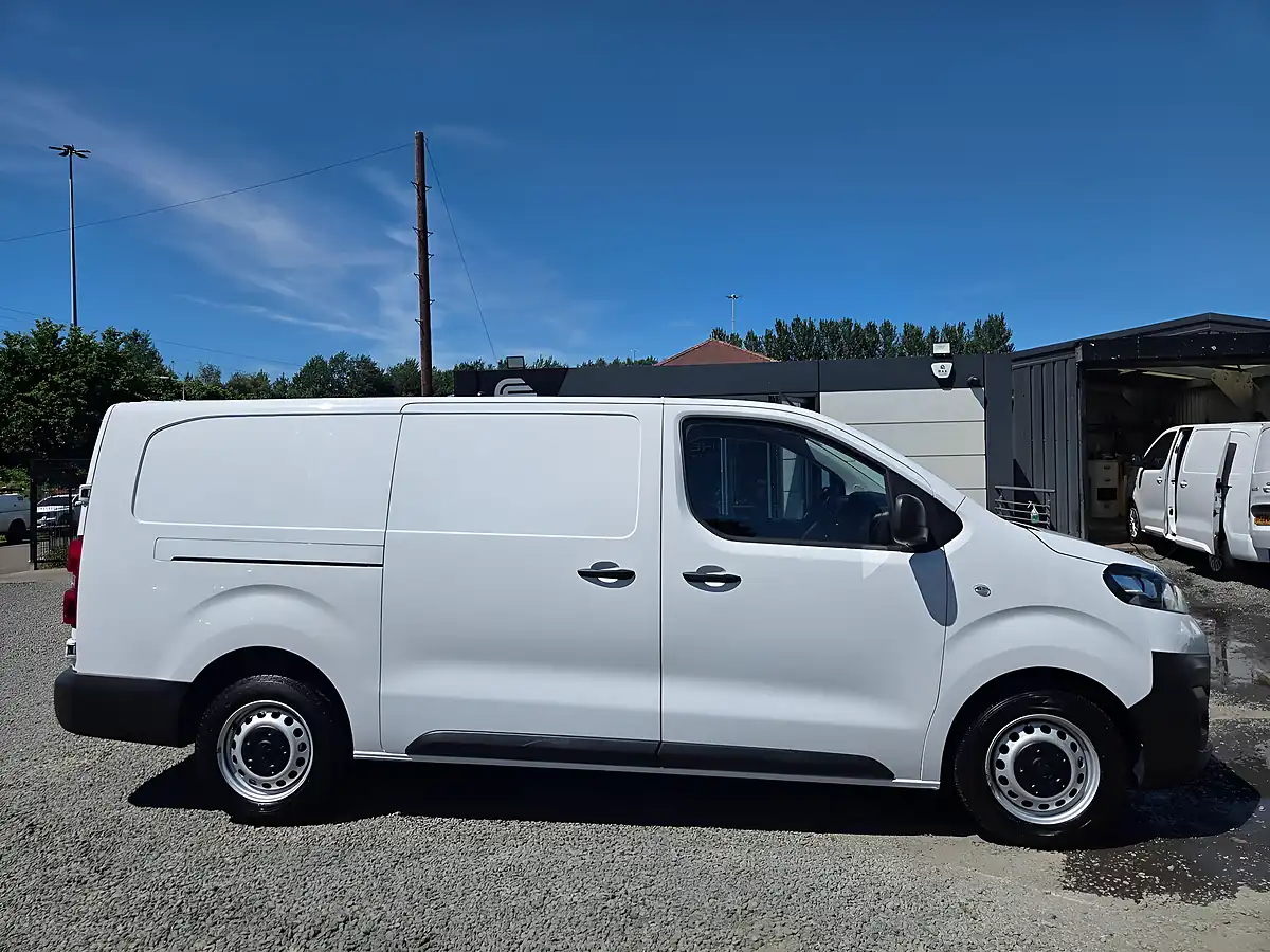 Used 2023 Vauxhall Vivaro Prime L2 H1 White - Interior and Exterior details 3