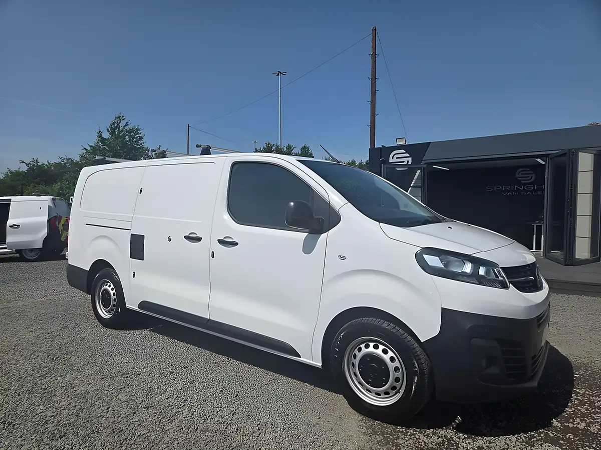 Used 2023 Vauxhall Vivaro Prime L2 H1 White - Front View