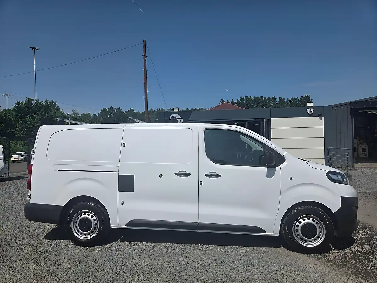 Used 2023 Vauxhall Vivaro Prime L2 H1 White - Interior and Exterior details 3