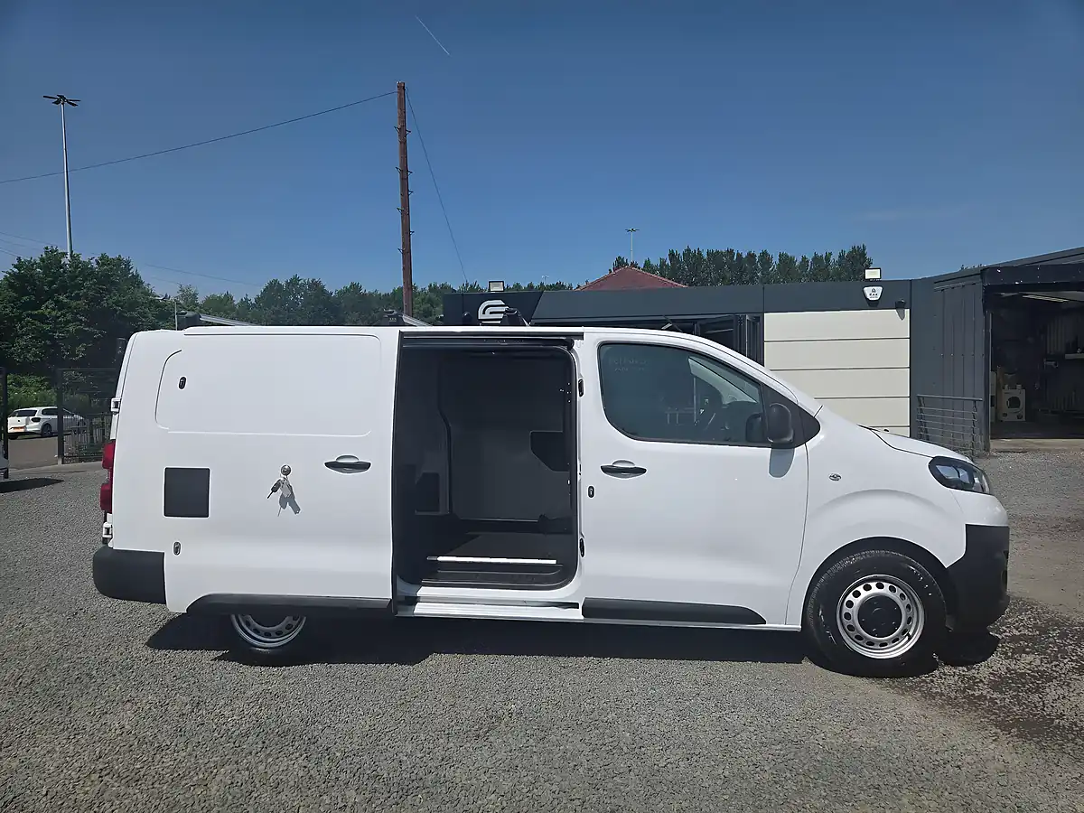 Used 2023 Vauxhall Vivaro Prime L2 H1 White - Interior and Exterior details 4