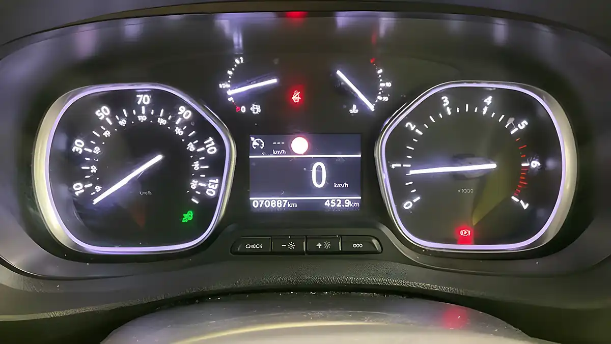 Used 2023 Vauxhall Vivaro Prime L2 H1 White - Interior and Exterior details 12