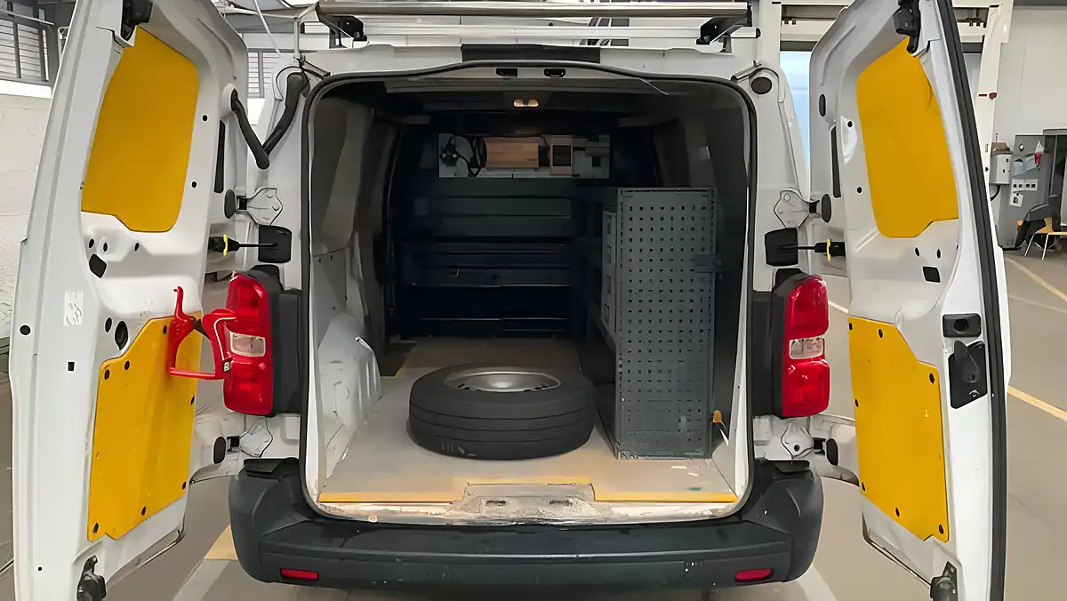 Used 2023 Vauxhall Vivaro Prime L2 H1 White - Interior and Exterior details 9