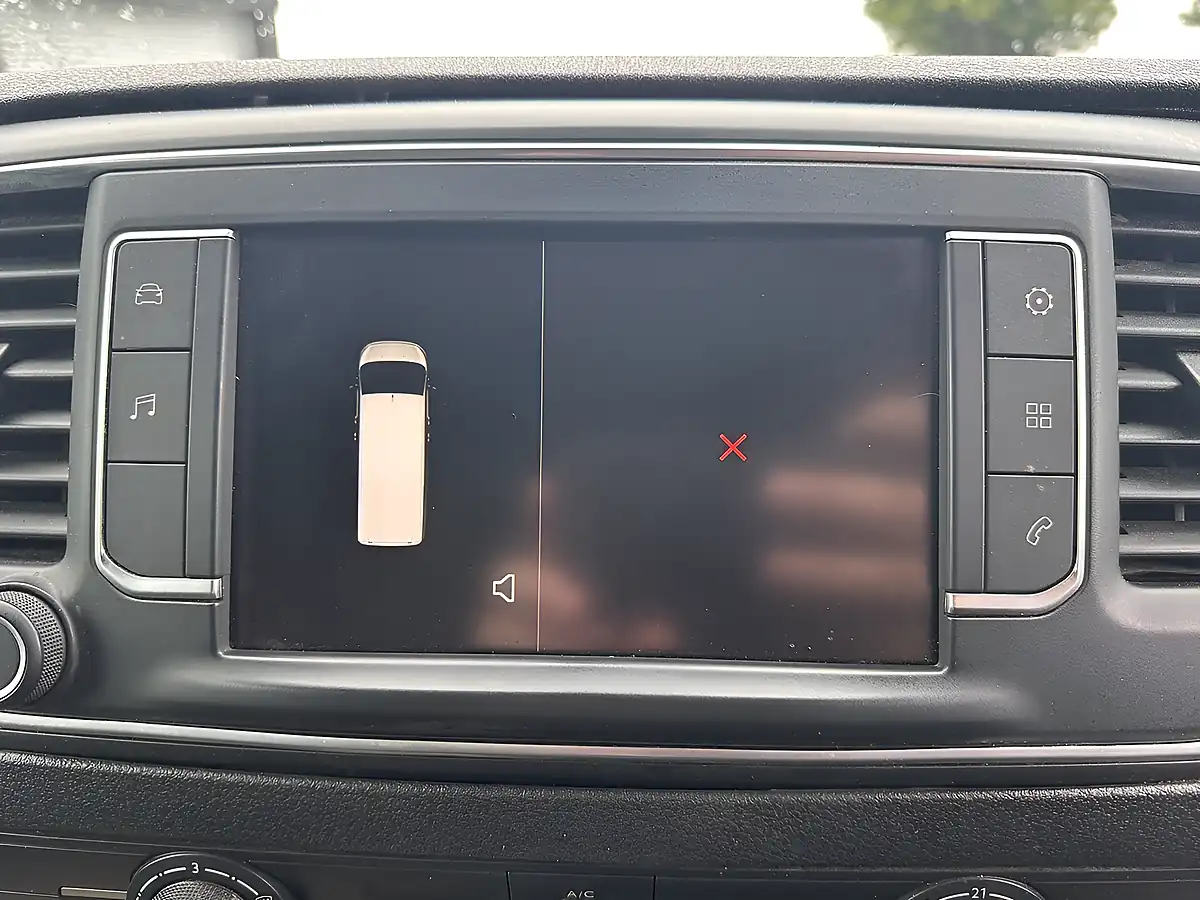 Used 2023 Vauxhall Vivaro Prime L2H1 Kaolin White (brilliant) - Interior and Exterior details 15
