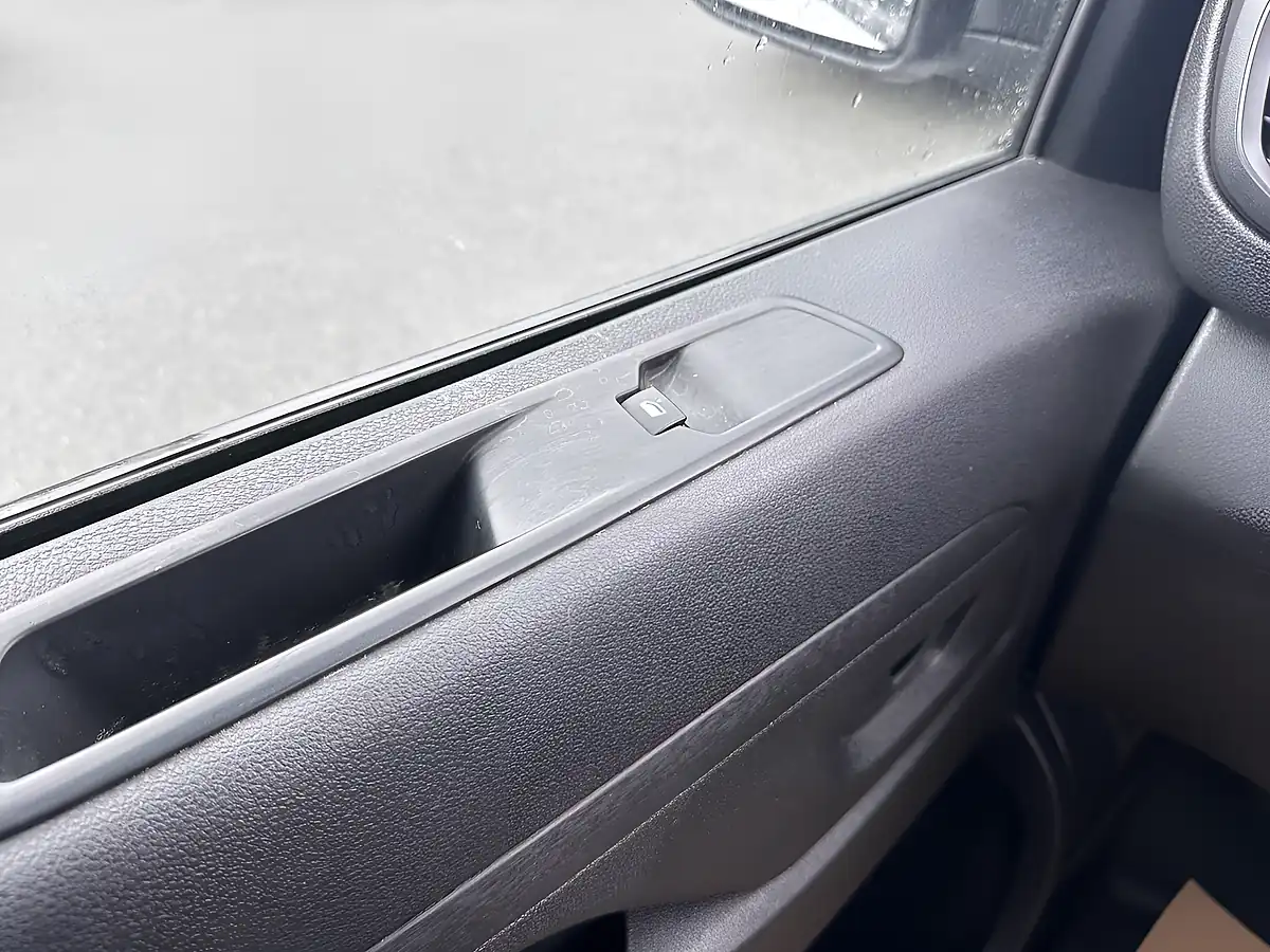 Used 2023 Vauxhall Vivaro Prime L2H1 Kaolin White (brilliant) - Interior and Exterior details 19