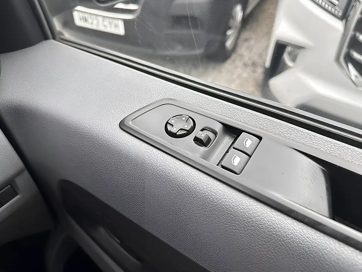 Used 2023 Vauxhall Vivaro Prime L2H1 Kaolin White - Interior and Exterior details 18
