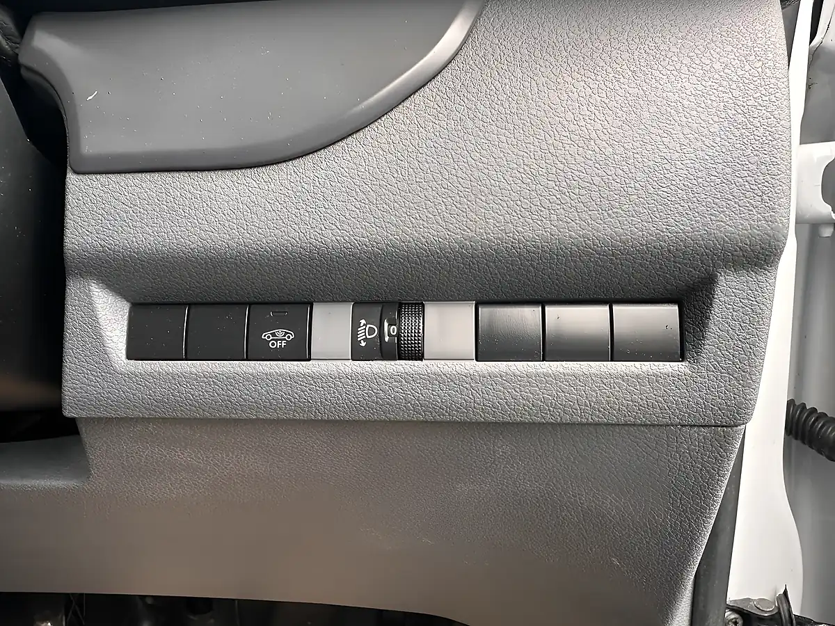 Used 2023 Vauxhall Vivaro Prime L2H1 Kaolin White - Interior and Exterior details 19