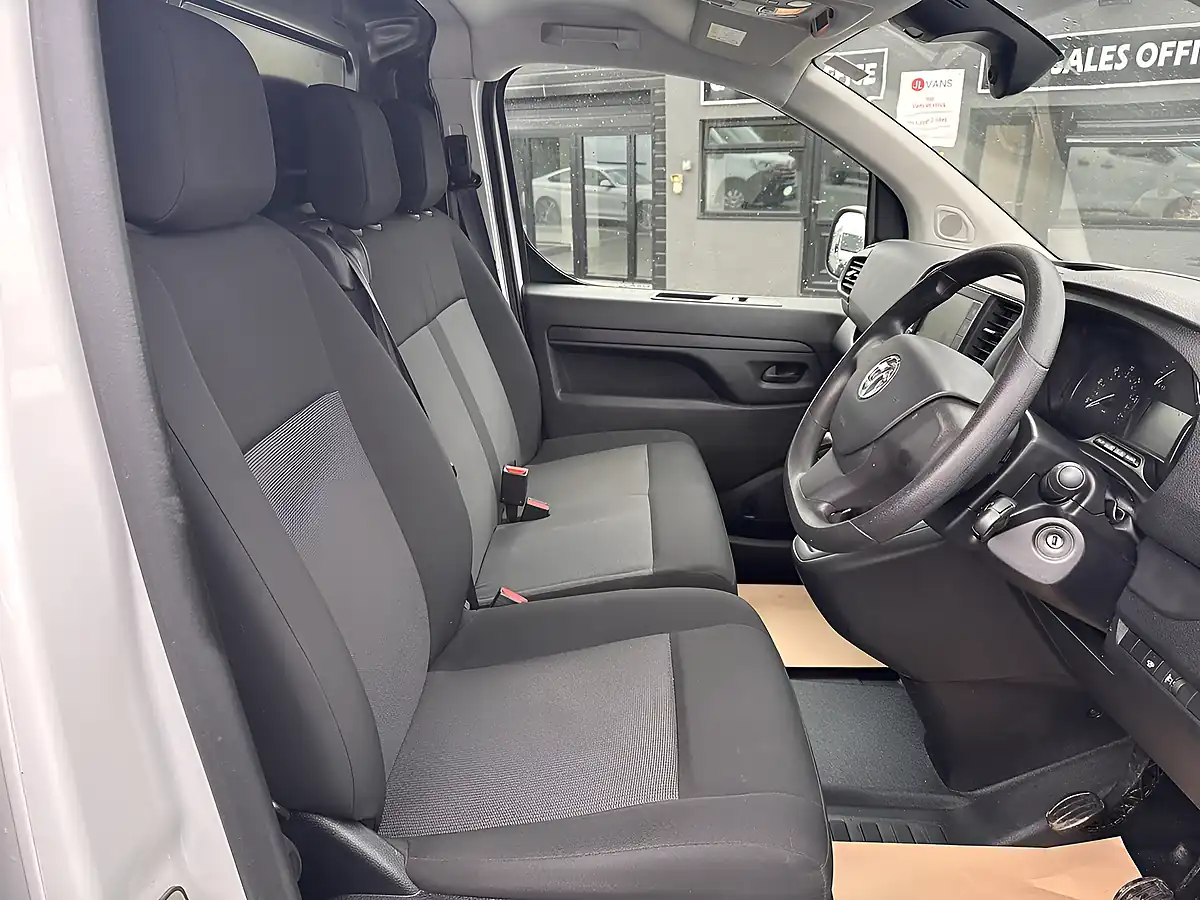 Used 2023 Vauxhall Vivaro Prime L2H1 Kaolin White - Interior and Exterior details 5