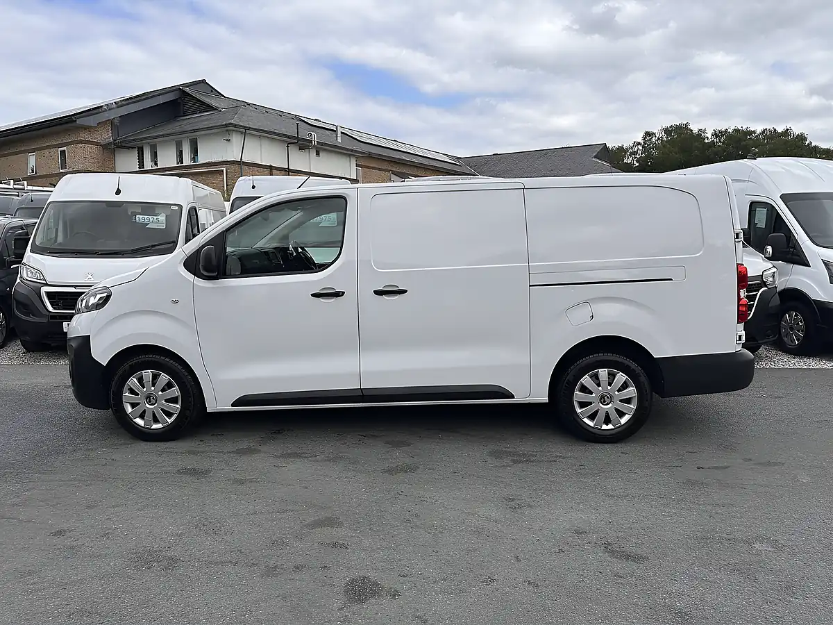Used 2023 Vauxhall Vivaro Prime L2H1 Kaolin White - Interior and Exterior details 9