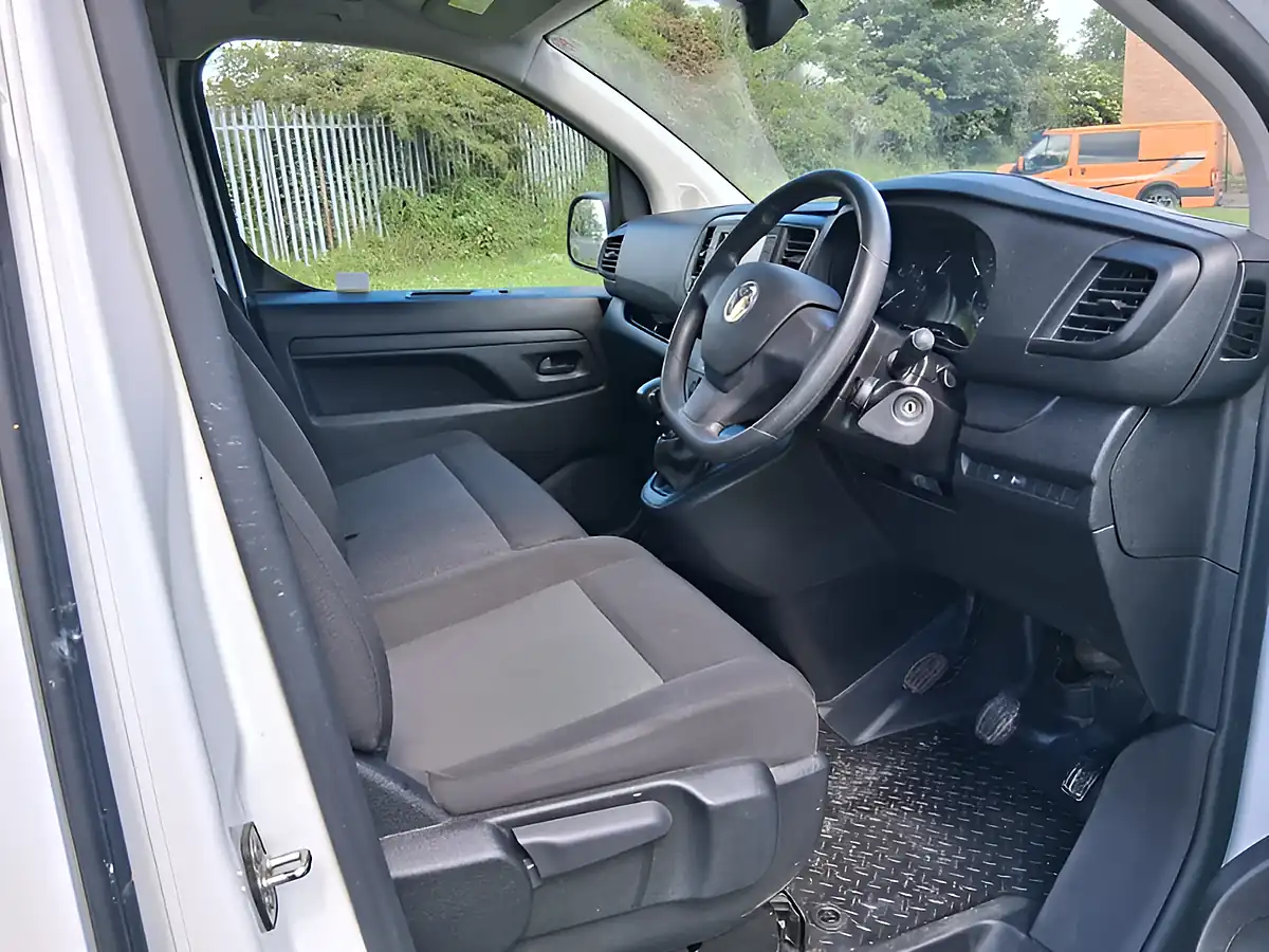 Used 2023 Vauxhall Vivaro Prime White - Interior and Exterior details 12