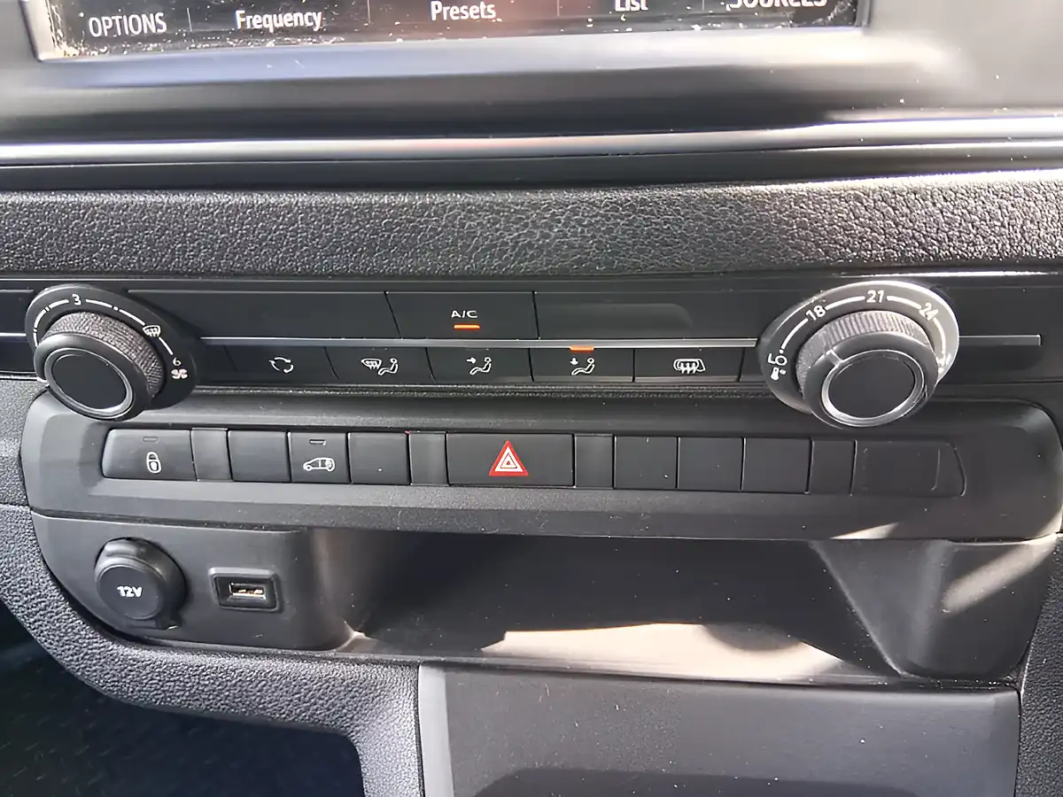 Used 2023 Vauxhall Vivaro Prime White - Interior and Exterior details 15