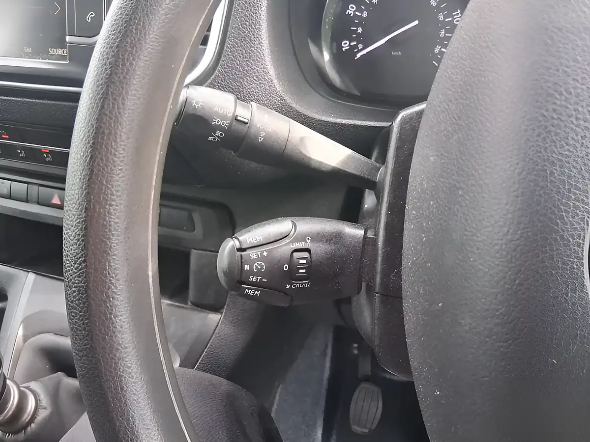 Used 2023 Vauxhall Vivaro Prime White - Interior and Exterior details 17