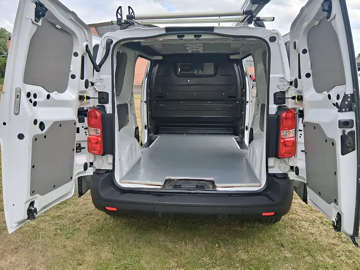 Used 2023 Vauxhall Vivaro Prime White - Interior and Exterior details 9