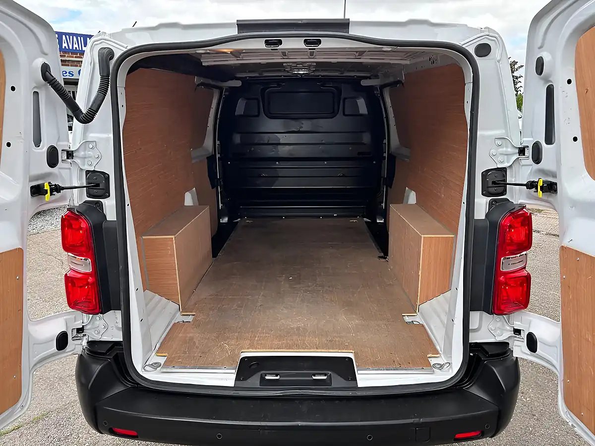 Used 2023 Vauxhall Vivaro Prime White - Interior and Exterior details 11