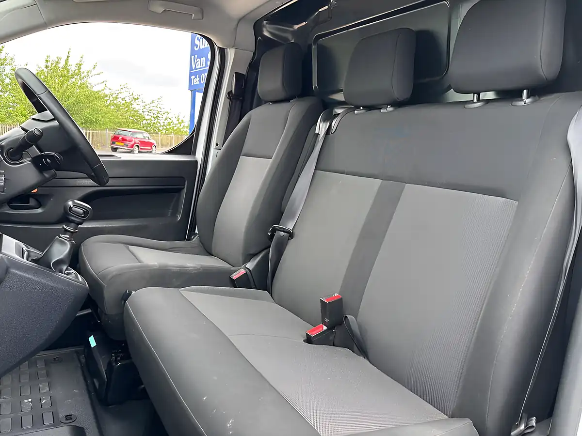Used 2023 Vauxhall Vivaro Prime White - Interior and Exterior details 16