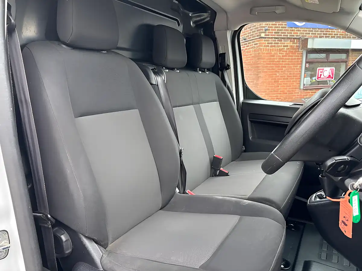 Used 2023 Vauxhall Vivaro Prime White - Interior and Exterior details 9