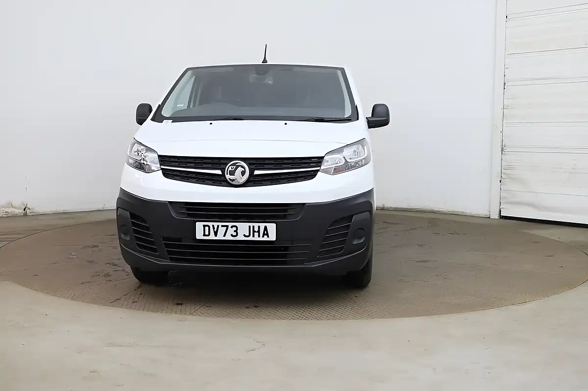 Used 2023 Vauxhall Vivaro Prime White - Front View