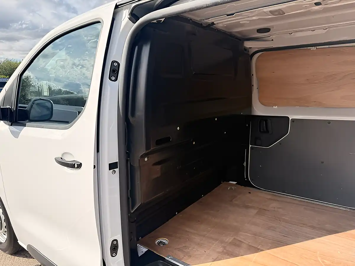 Used 2023 Vauxhall Vivaro Prime White - Interior and Exterior details 10