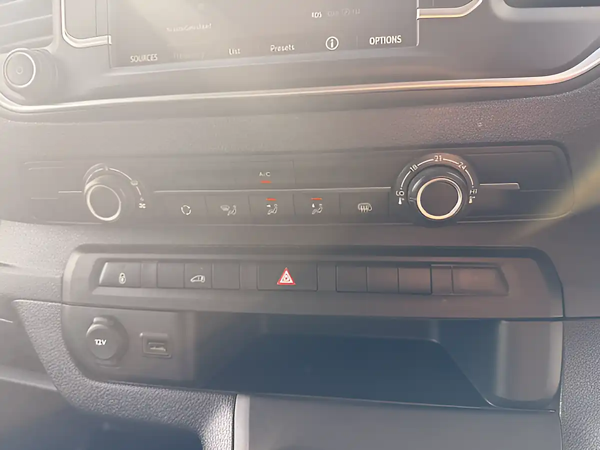 Used 2023 Vauxhall Vivaro Prime White - Interior and Exterior details 18