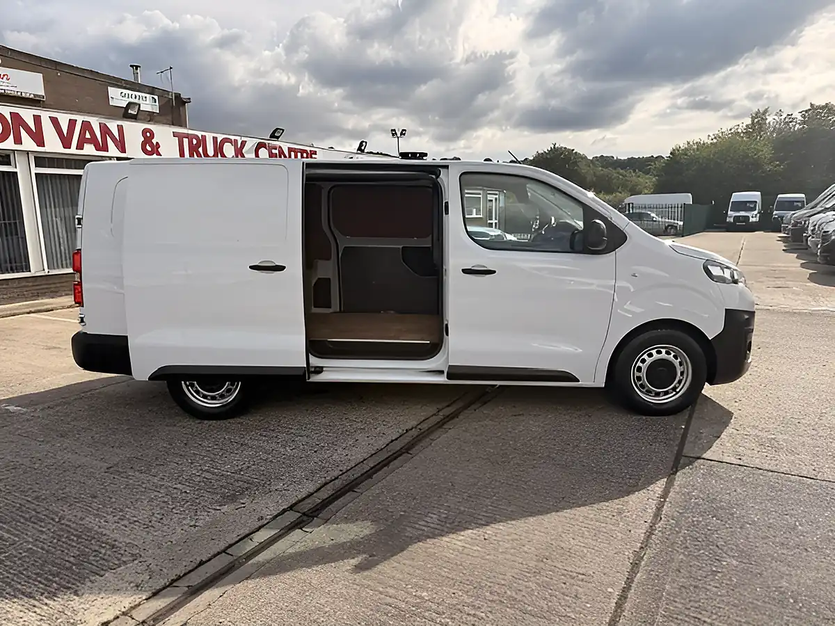 Used 2023 Vauxhall Vivaro Prime White - Interior and Exterior details 3