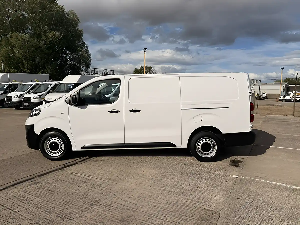 Used 2023 Vauxhall Vivaro Prime White - Interior and Exterior details 8