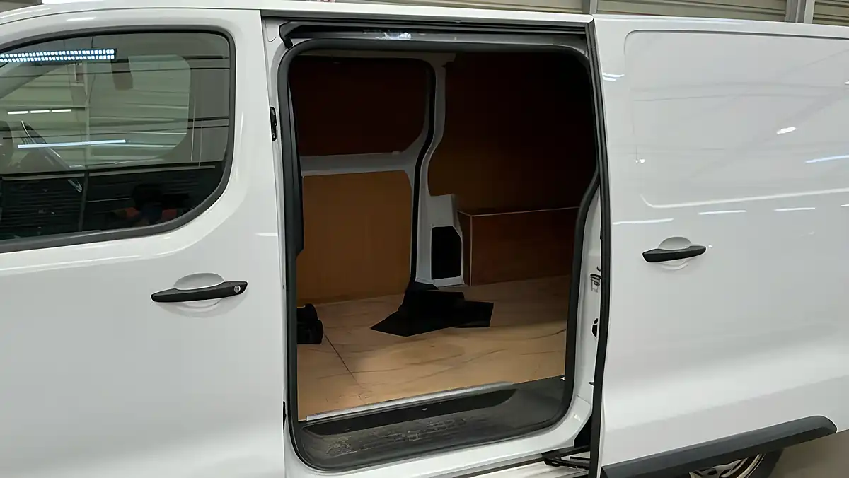Used 2023 Vauxhall Vivaro Prime White - Interior and Exterior details 8