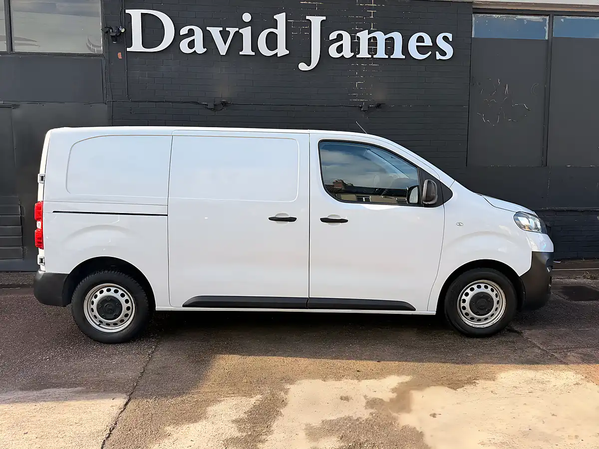 Used 2023 Vauxhall Vivaro Prime White - Interior and Exterior details 9