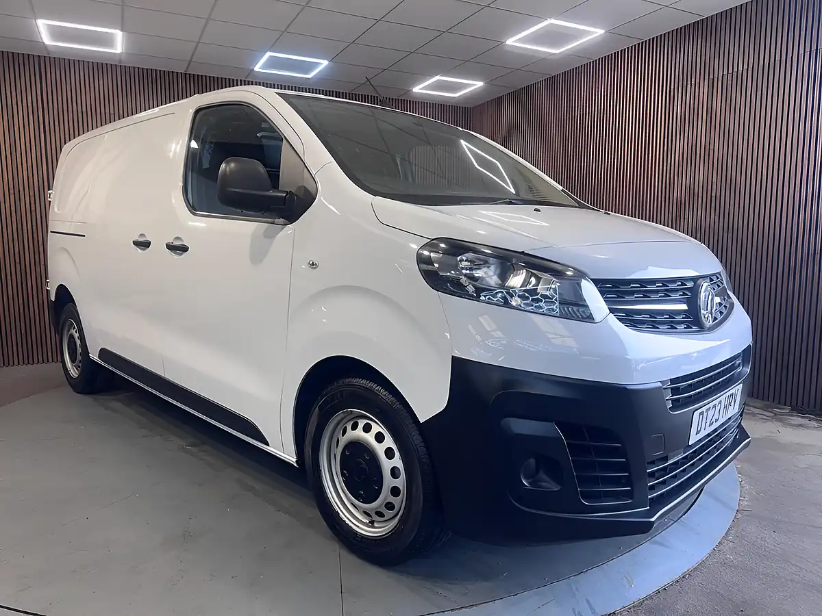 Used 2023 Vauxhall Vivaro Prime White - Front View