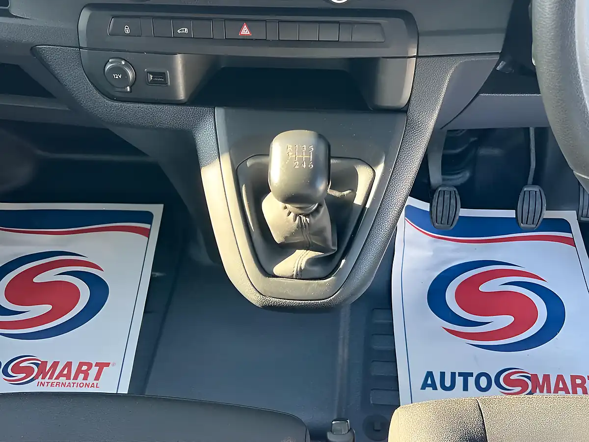 Used 2023 Vauxhall Vivaro Pro Grey - Interior and Exterior details 11