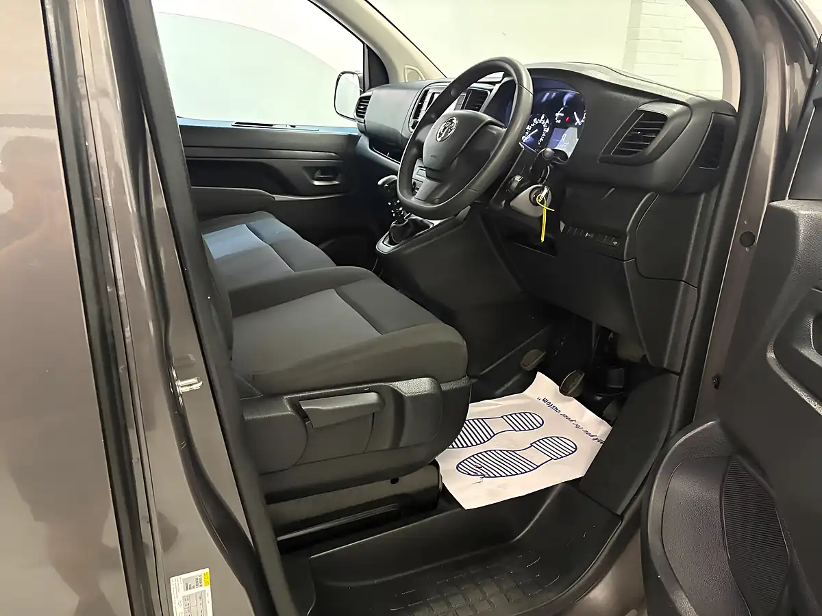 Used 2023 Vauxhall Vivaro Pro Grey - Interior and Exterior details 12