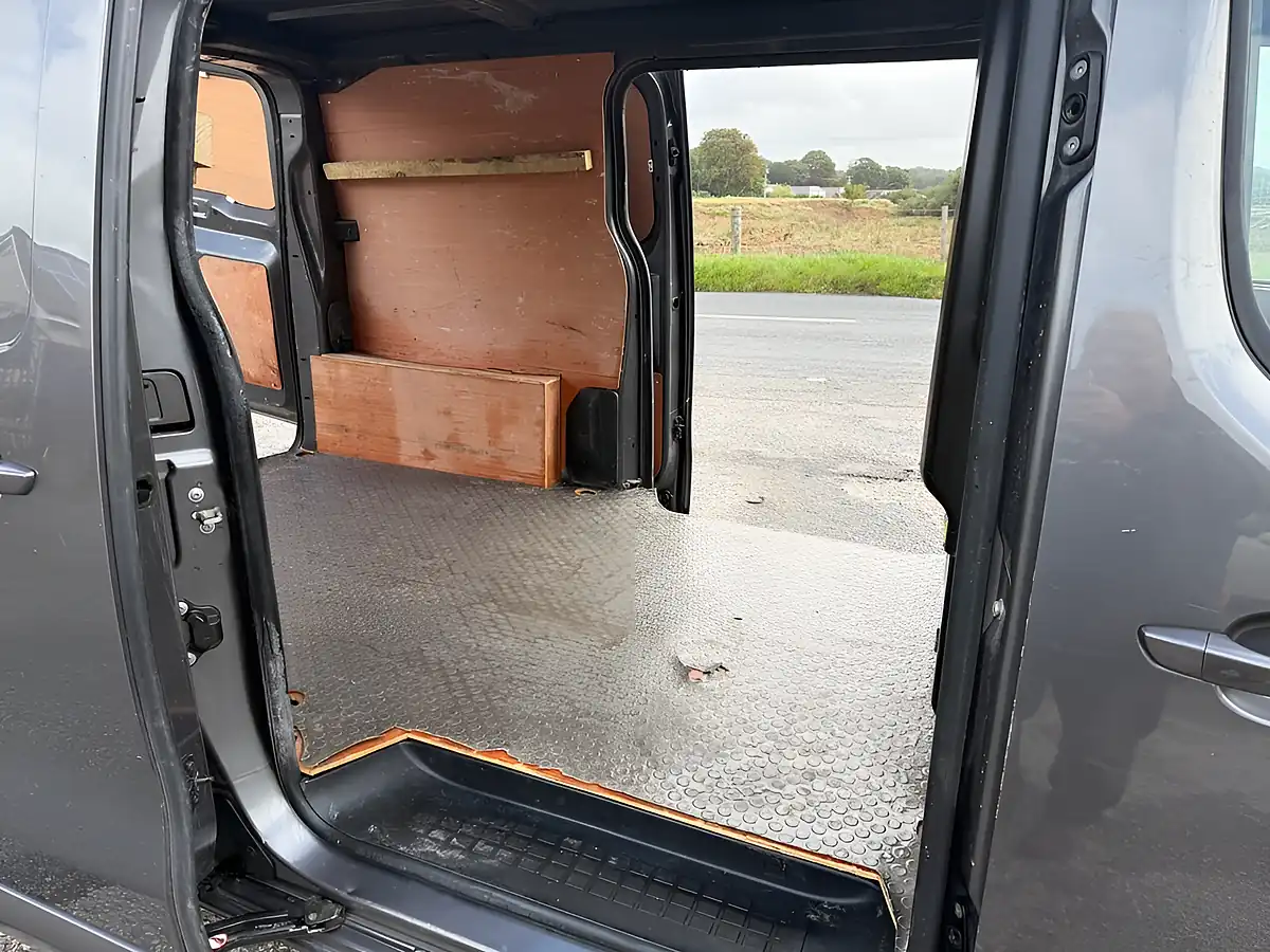 Used 2023 Vauxhall Vivaro Pro Grey - Interior and Exterior details 11