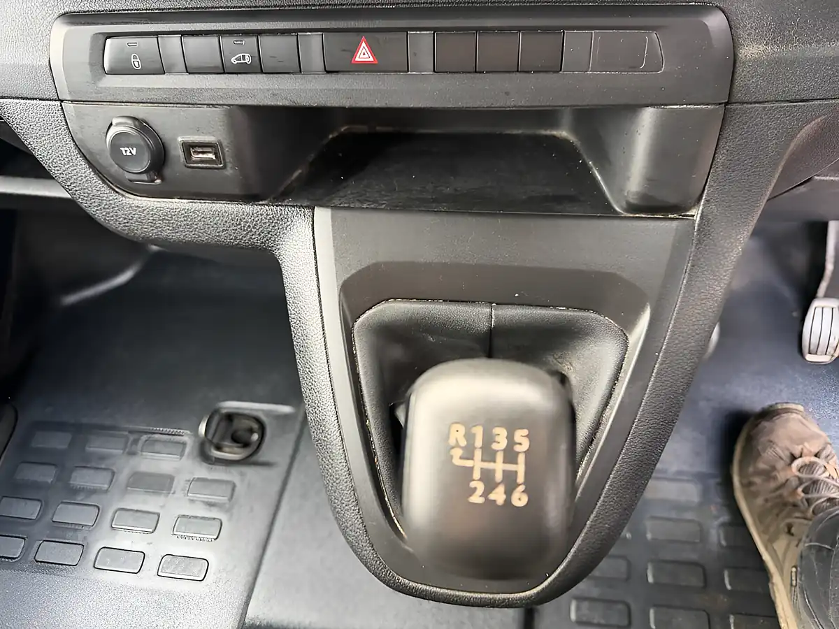 Used 2023 Vauxhall Vivaro Pro Grey - Interior and Exterior details 14
