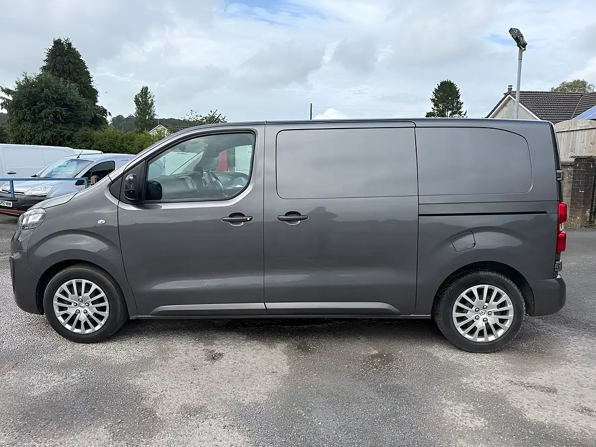 Used 2023 Vauxhall Vivaro Pro Grey - Interior and Exterior details 7