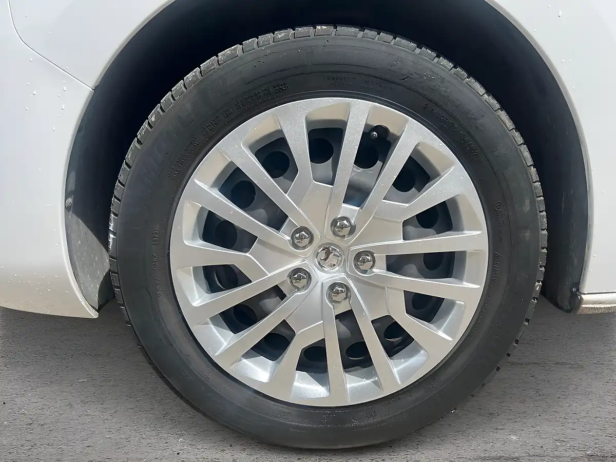Used 2023 Vauxhall Vivaro Pro Kaolin White - Interior and Exterior details 11