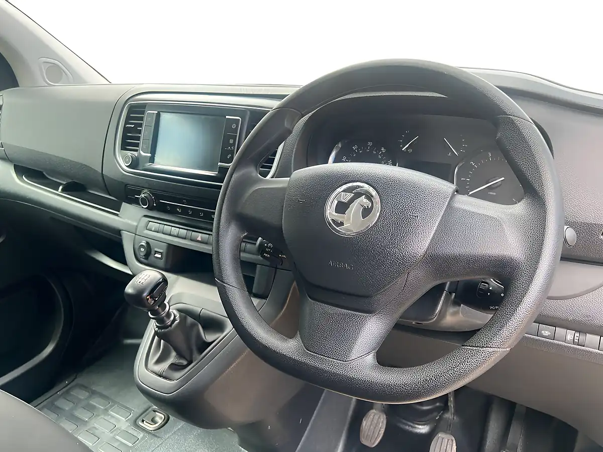 Used 2023 Vauxhall Vivaro Pro Kaolin White - Interior and Exterior details 13