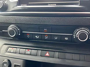 Used 2023 Vauxhall Vivaro Pro Kaolin White - Interior and Exterior details 15