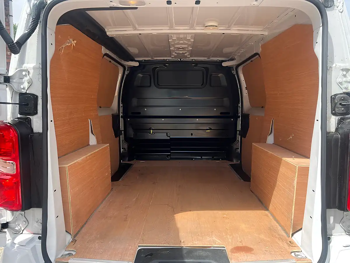 Used 2023 Vauxhall Vivaro Pro Kaolin White - Interior and Exterior details 16