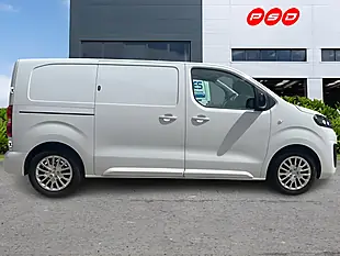 Used 2023 Vauxhall Vivaro Pro Kaolin White - Interior and Exterior details 9