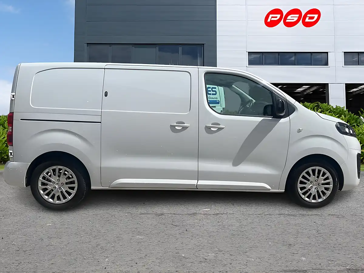 Used 2023 Vauxhall Vivaro Pro Kaolin White - Interior and Exterior details 9