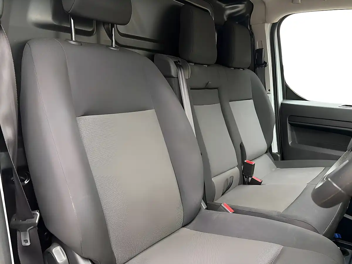 Used 2023 Vauxhall Vivaro Pro Kaolin White - Interior and Exterior details 12