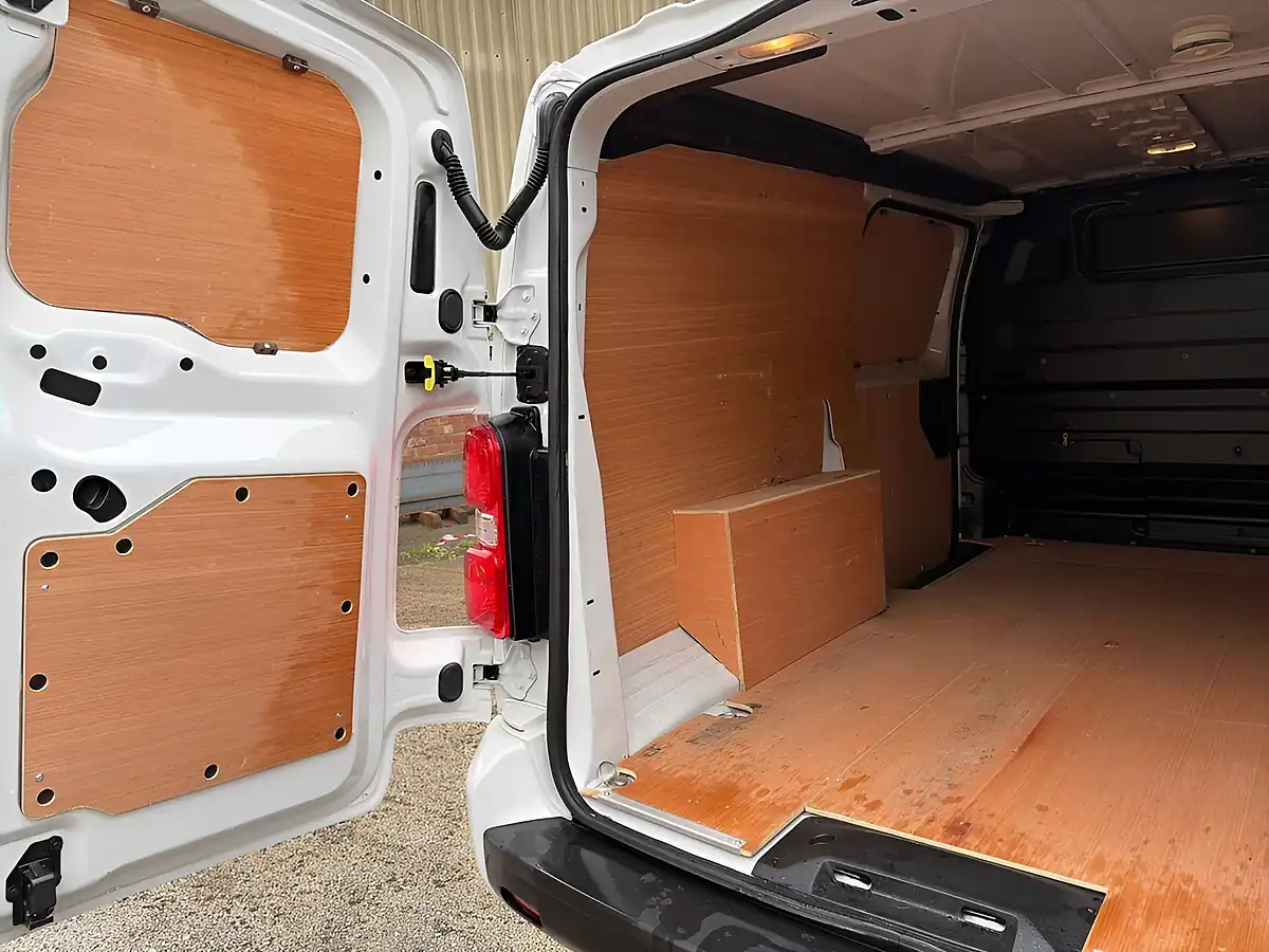Used 2023 Vauxhall Vivaro Pro Kaolin White - Interior and Exterior details 16