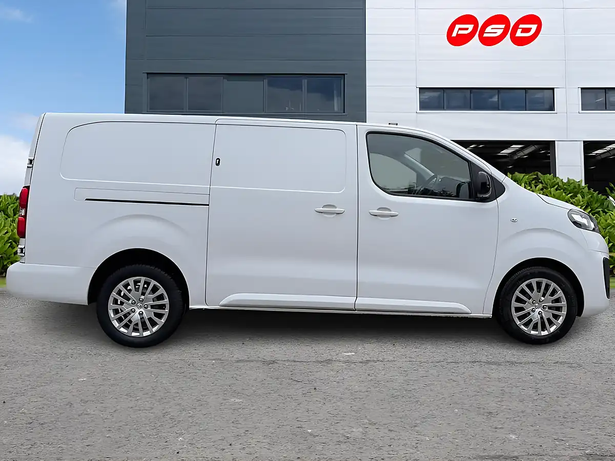 Used 2023 Vauxhall Vivaro Pro Kaolin White - Interior and Exterior details 9