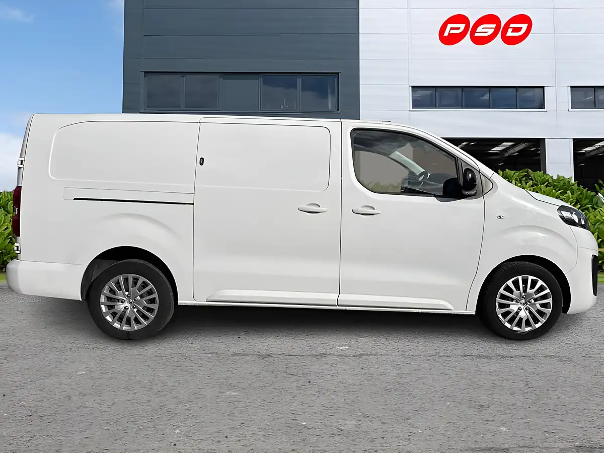 Used 2023 Vauxhall Vivaro Pro Kaolin White - Interior and Exterior details 9