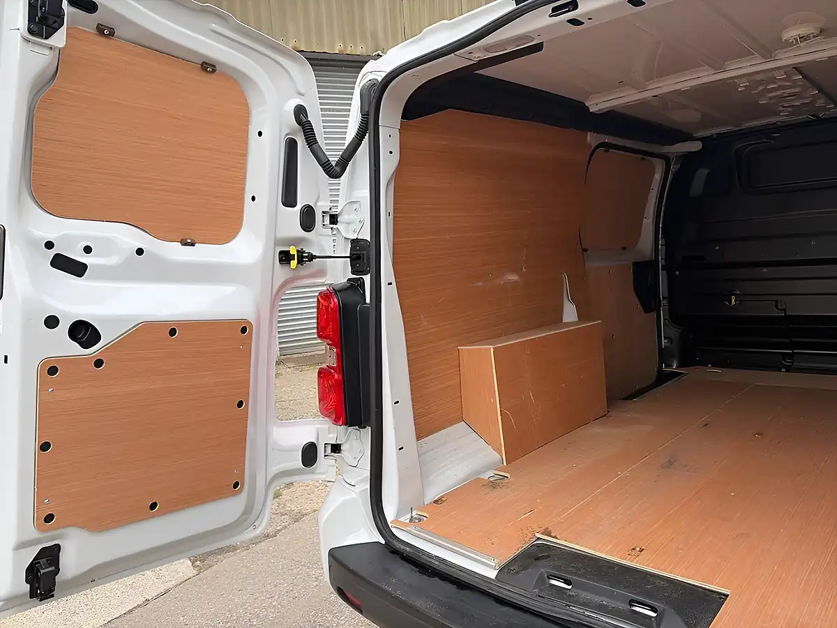 Used 2023 Vauxhall Vivaro Pro L2 H1 Kaolin White - Interior and Exterior details 16