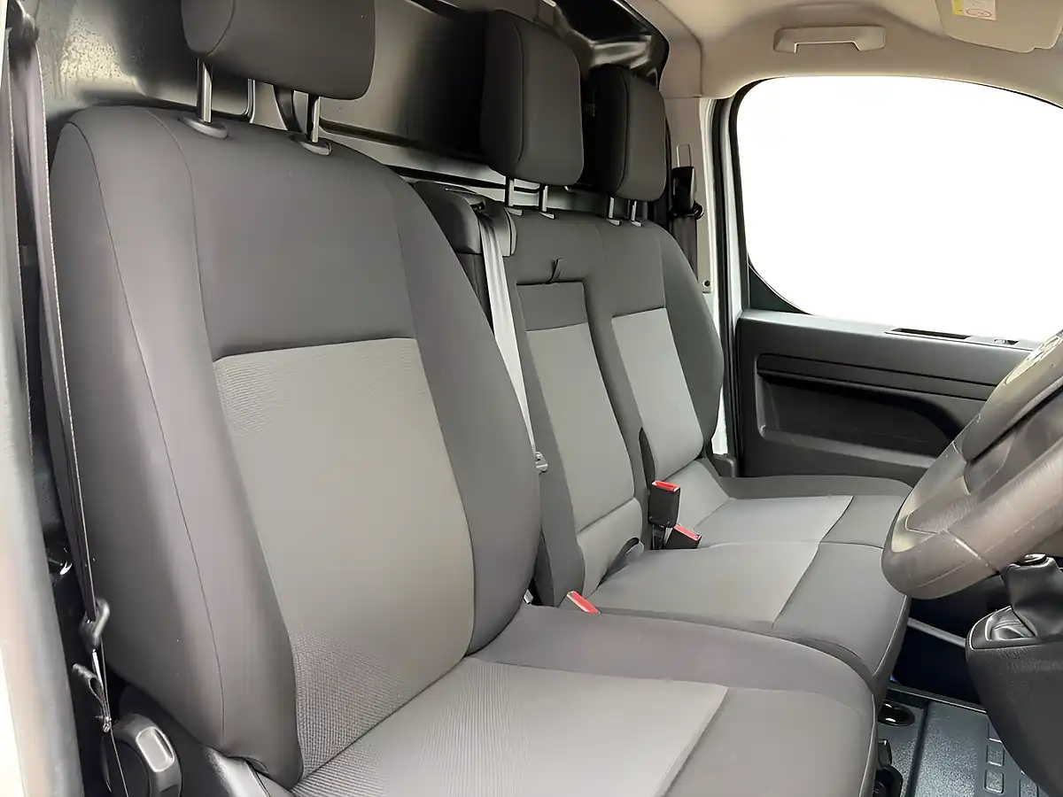 Used 2023 Vauxhall Vivaro Pro L2 H1 Kaolin White - Interior and Exterior details 12