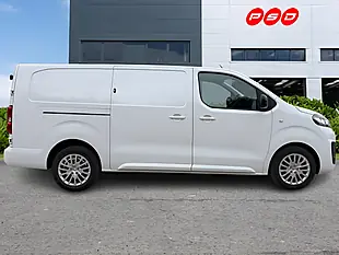 Used 2023 Vauxhall Vivaro Pro L2 H1 Kaolin White - Interior and Exterior details 9